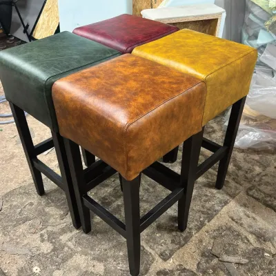 Cube Top High Stools