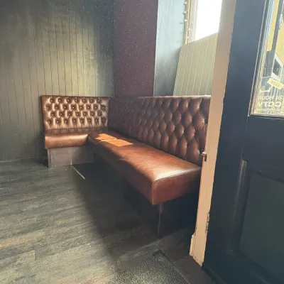 Traditional Leather L Shape Seats With Buttoned Back Rests